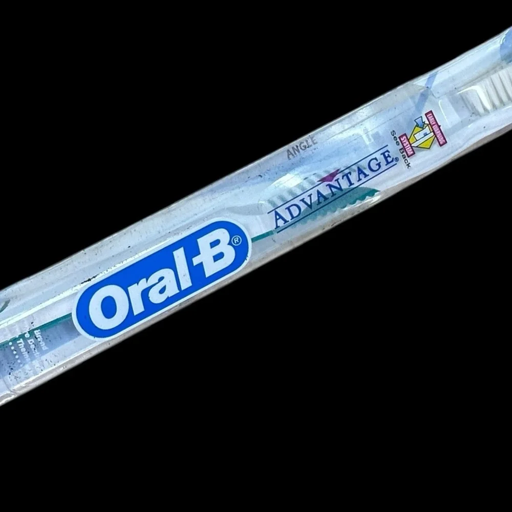 Oral B‎ Toothbrush Advantage Angle 40 SOFT Vintage 1998
